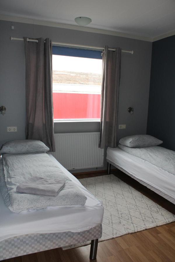 Stori-Bakki Guesthouse-With Hot Tub Έγκιλσταδιρ Εξωτερικό φωτογραφία